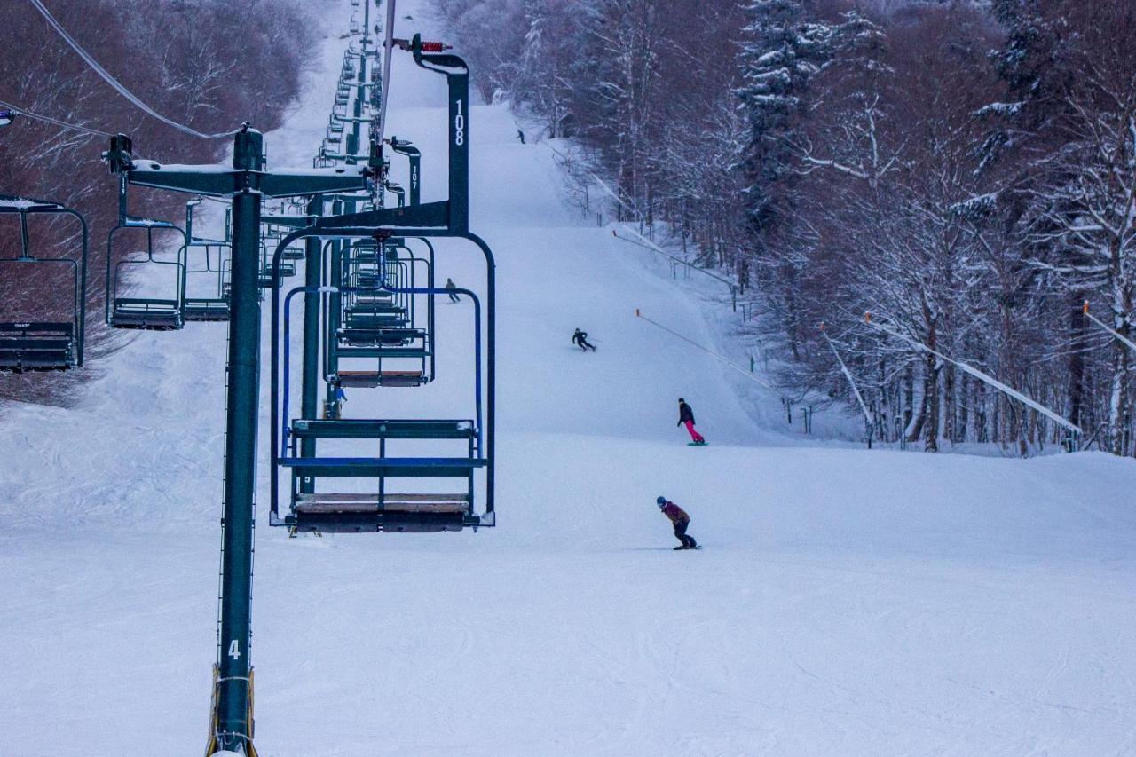 Smugglers' Notch Resort Private Suites Cambridge Exterior photo