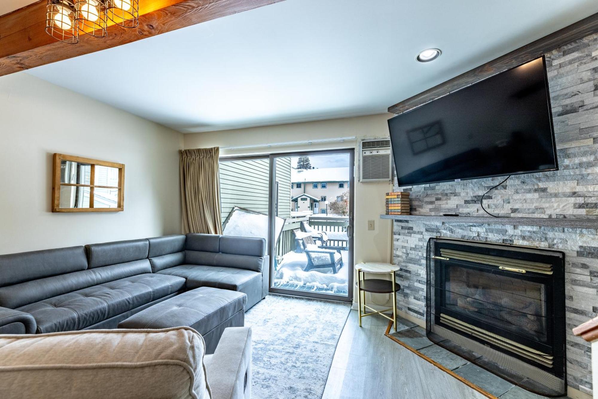 Smugglers' Notch Resort Private Suites Cambridge Exterior photo